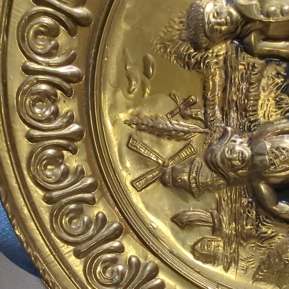 Vintage Old World BRASS DUTCH Wall Hanging Plate 12" Antique Look 1950's - Picture 6 of 7